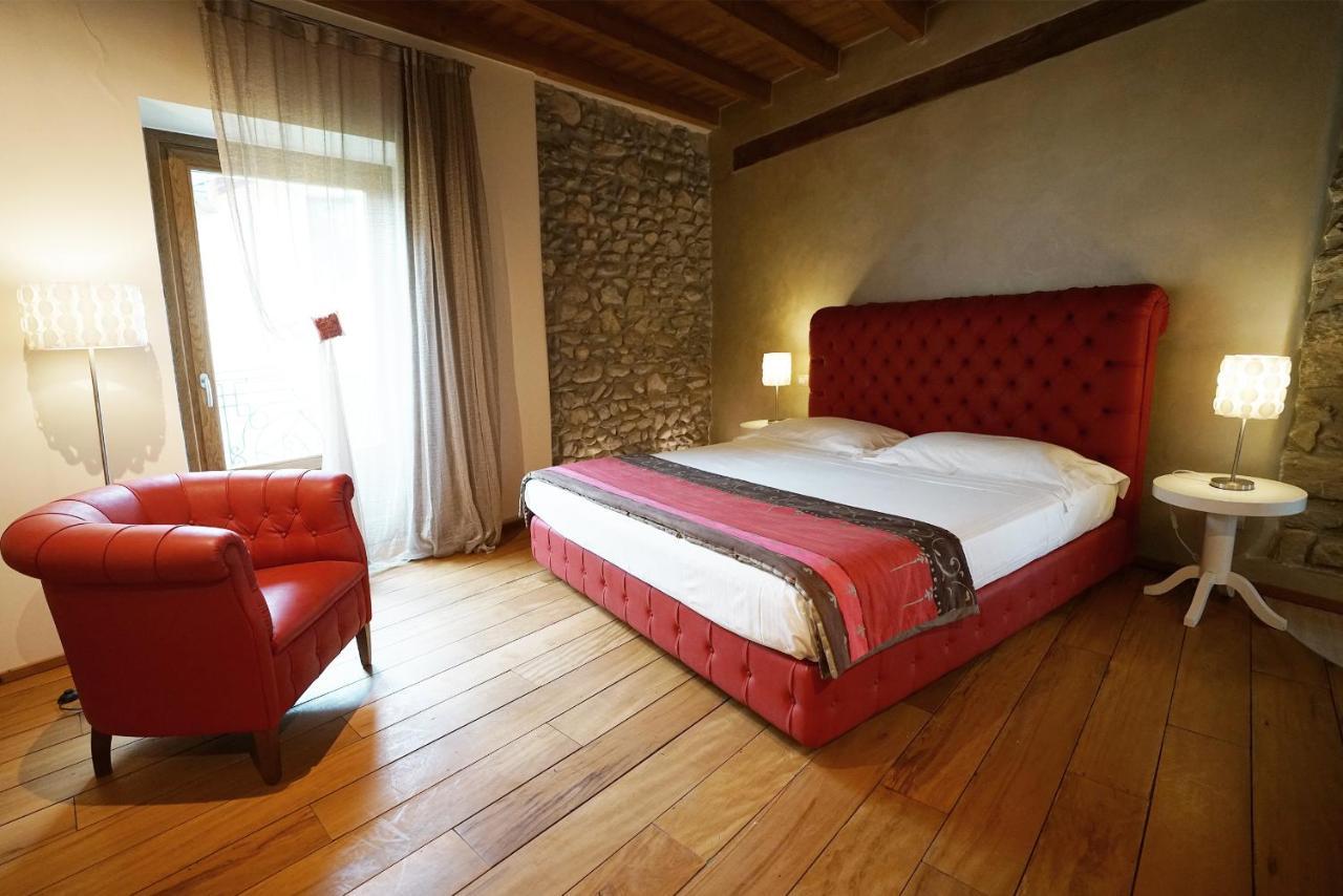 Il Portico - 1711 Luxury Guest House Arlate Bagian luar foto