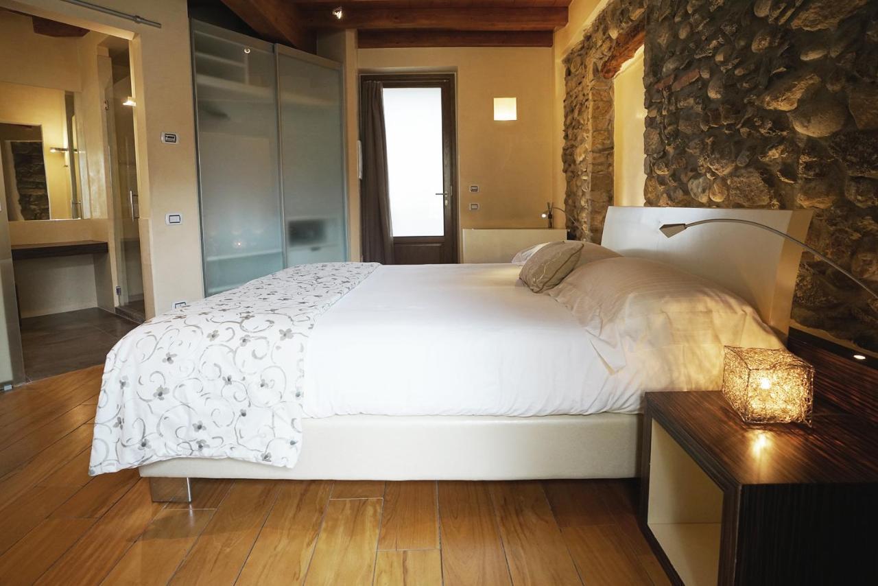 Il Portico - 1711 Luxury Guest House Arlate Bagian luar foto