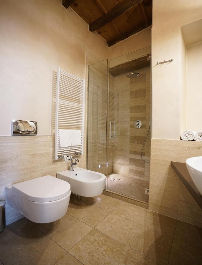 Il Portico - 1711 Luxury Guest House Arlate Bagian luar foto