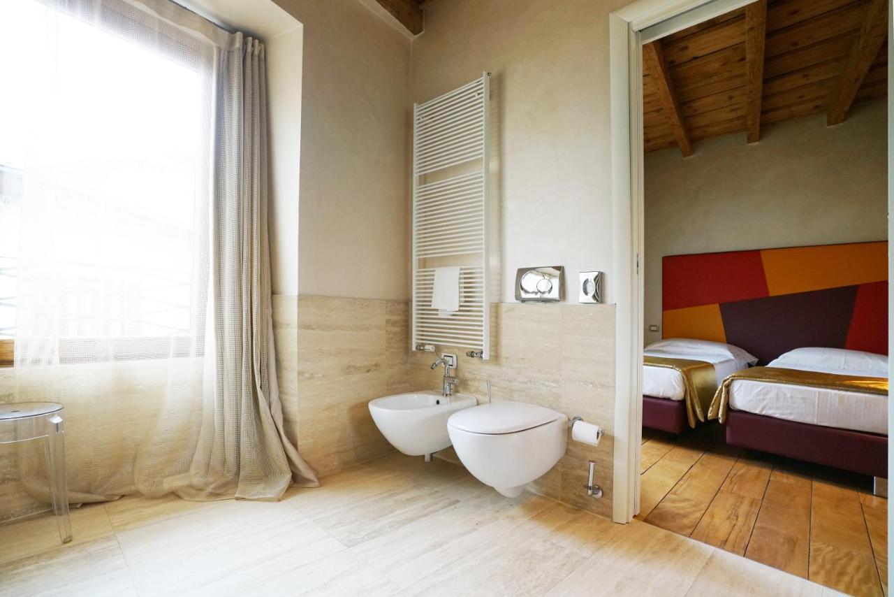 Il Portico - 1711 Luxury Guest House Arlate Bagian luar foto