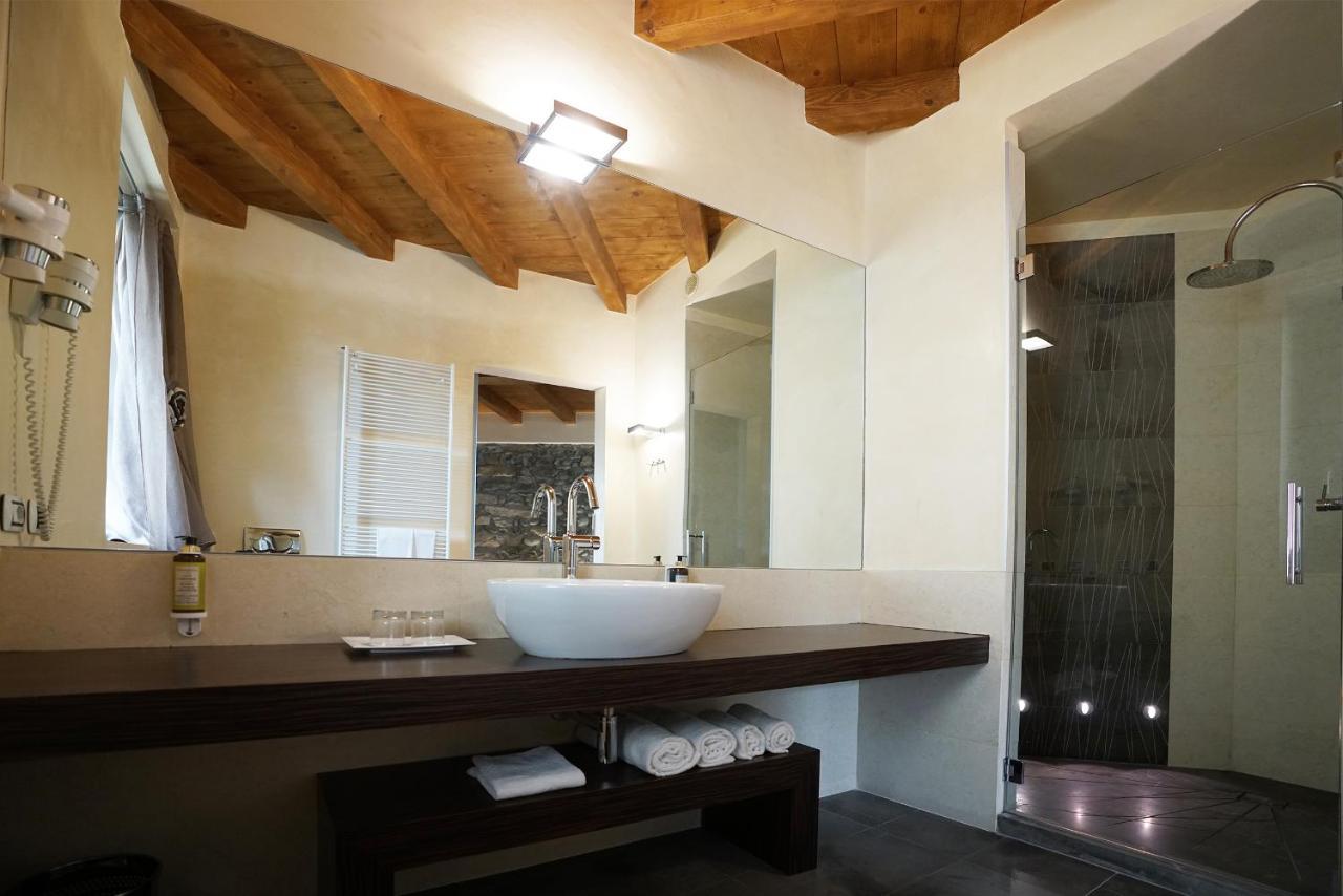 Il Portico - 1711 Luxury Guest House Arlate Bagian luar foto