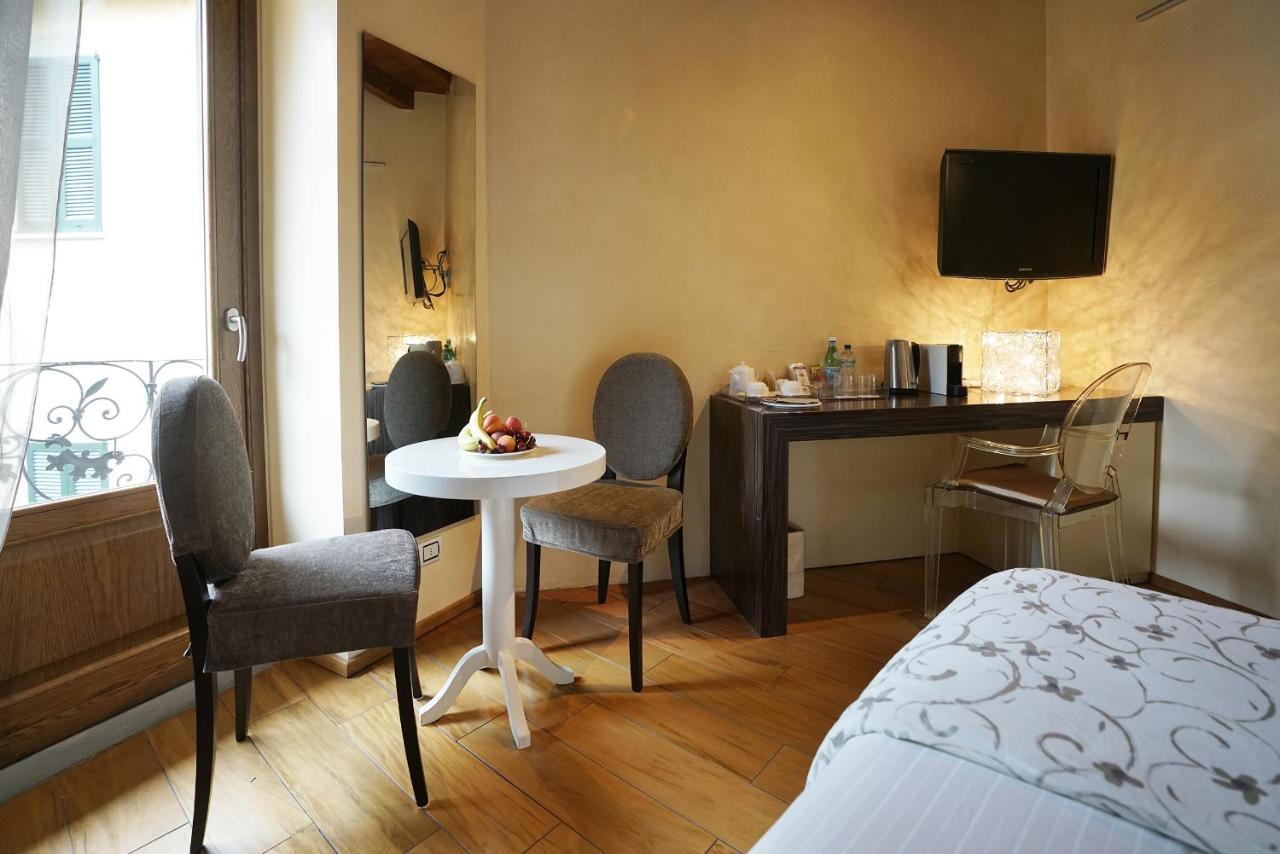 Il Portico - 1711 Luxury Guest House Arlate Bagian luar foto