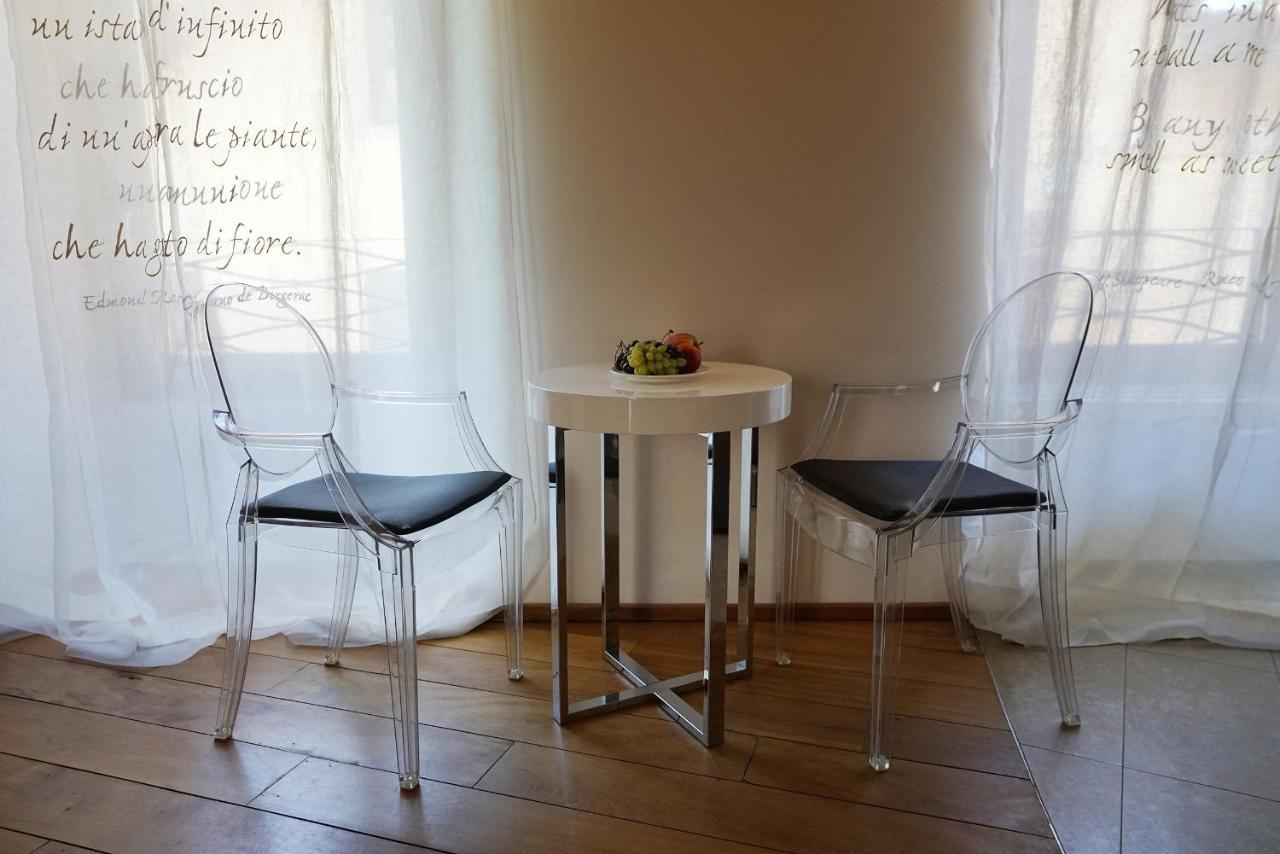 Il Portico - 1711 Luxury Guest House Arlate Bagian luar foto