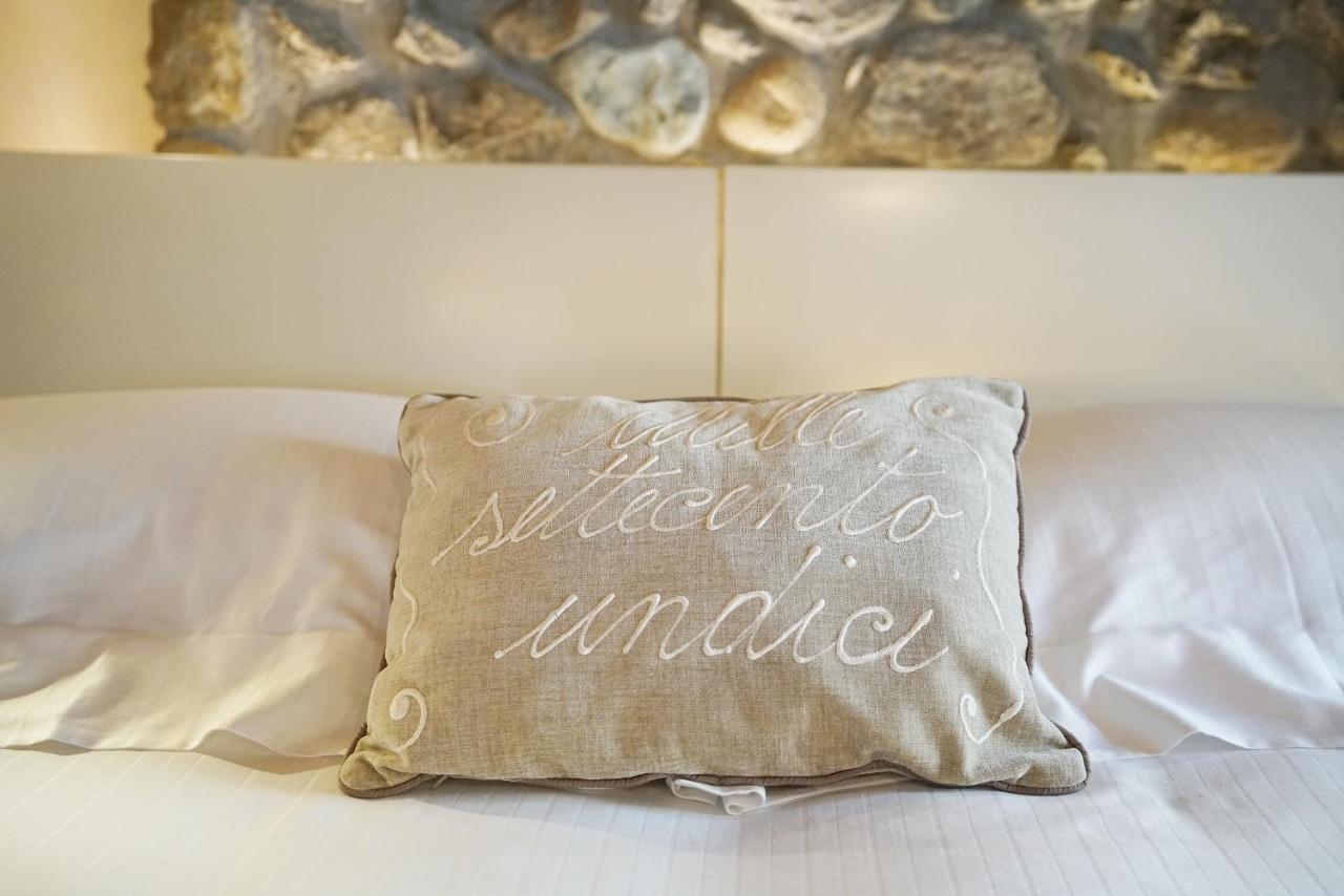 Il Portico - 1711 Luxury Guest House Arlate Bagian luar foto
